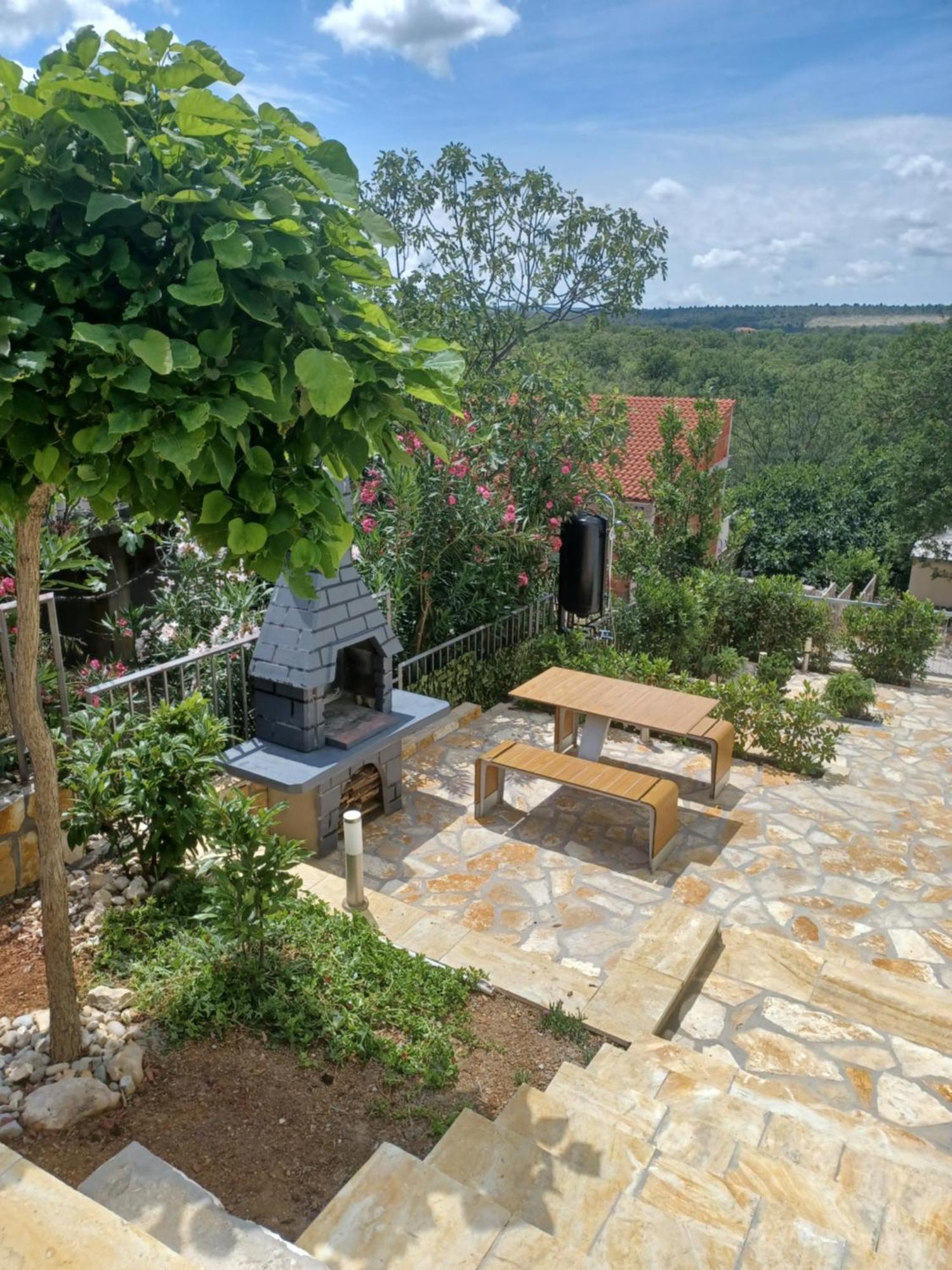 Apartmani Ana - Meka Draga Obrovac Bagian luar foto